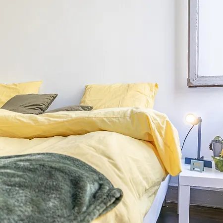 Lovely With View At Vibrant Ghent, Breezy Balcony Appartement Gent