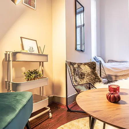 Lovely With View At Vibrant Ghent, Breezy Balcony Appartement *