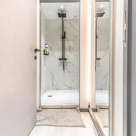 Appartement Lovely With View At Vibrant Ghent, Breezy Balcony