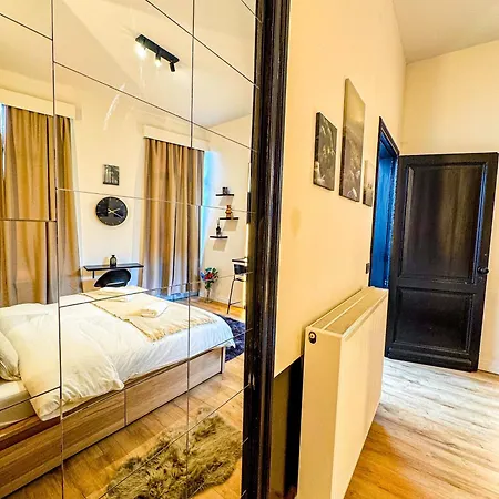 Lovely With View At Vibrant Ghent, Breezy Balcony Appartement Gent